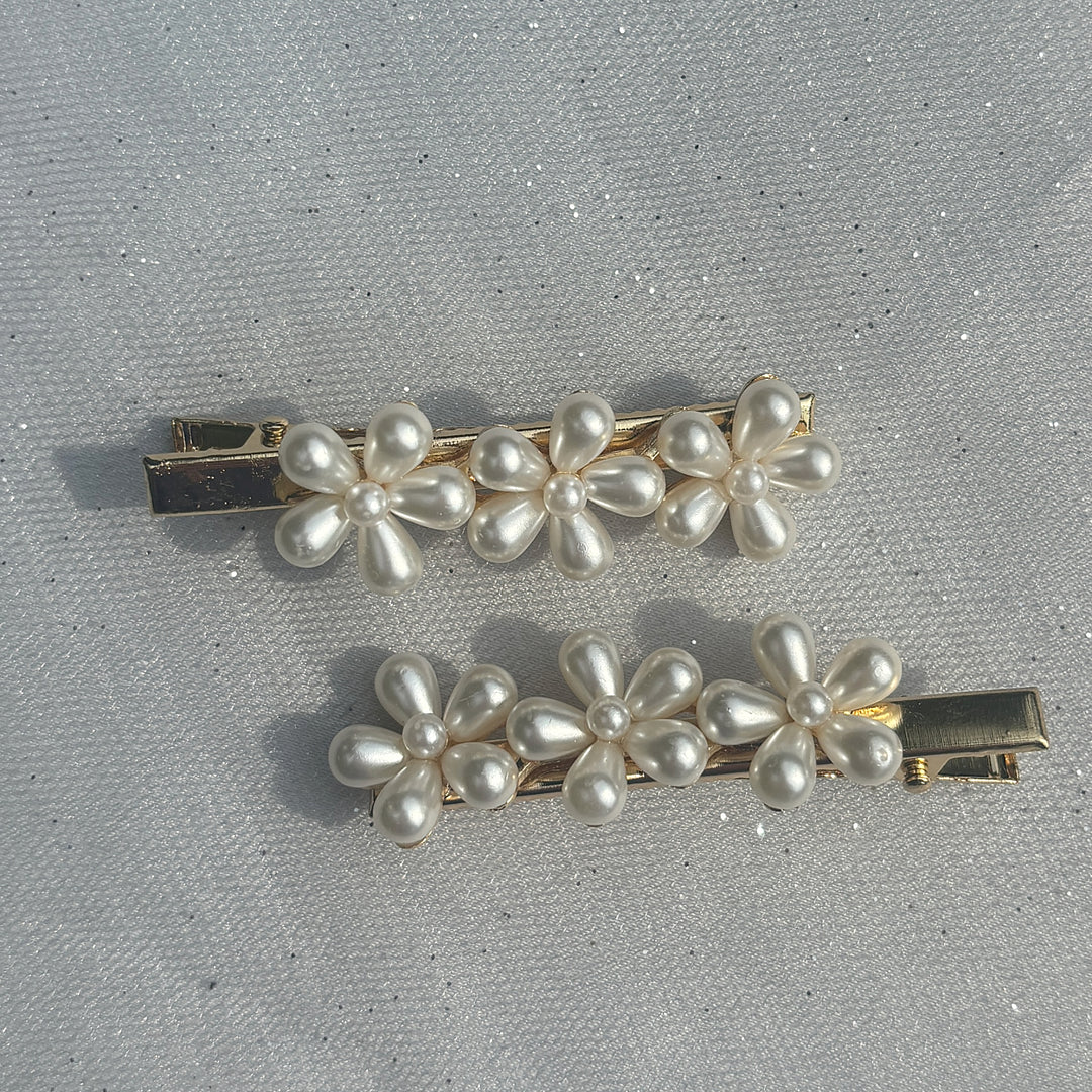 Pearl hair grips, set of 2 gold tone alligator clips, long flower design with white faux pearl petals, elegant vintage inspired accessories, decorative hair clips for fine hair, chic stylish gift for her