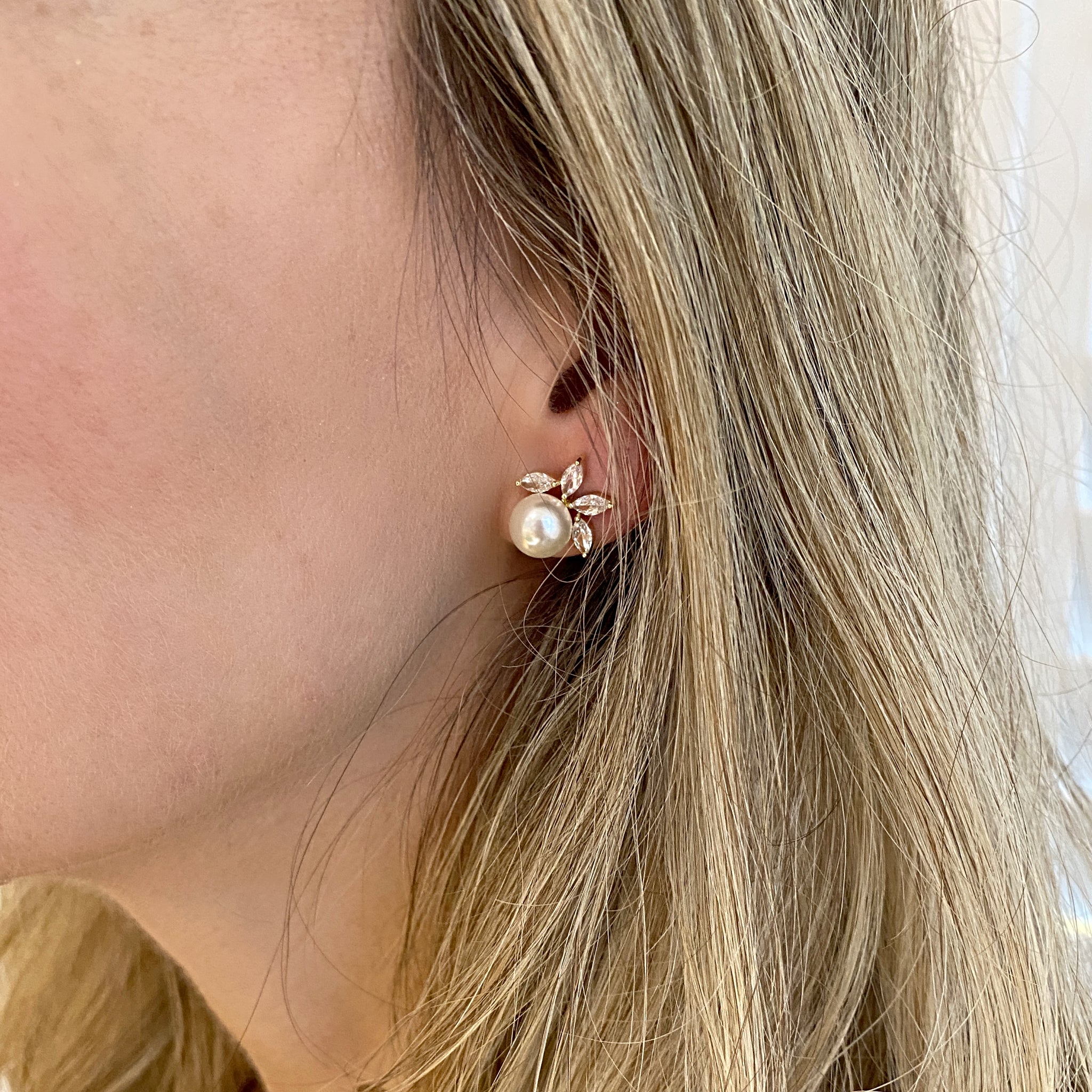Camellia Pearl Stud Earrings, Detachable Two-Way Earrings, Vintage...