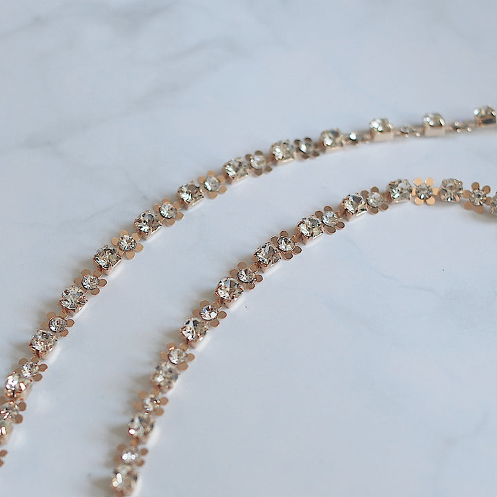 chain headband in gold with diamante