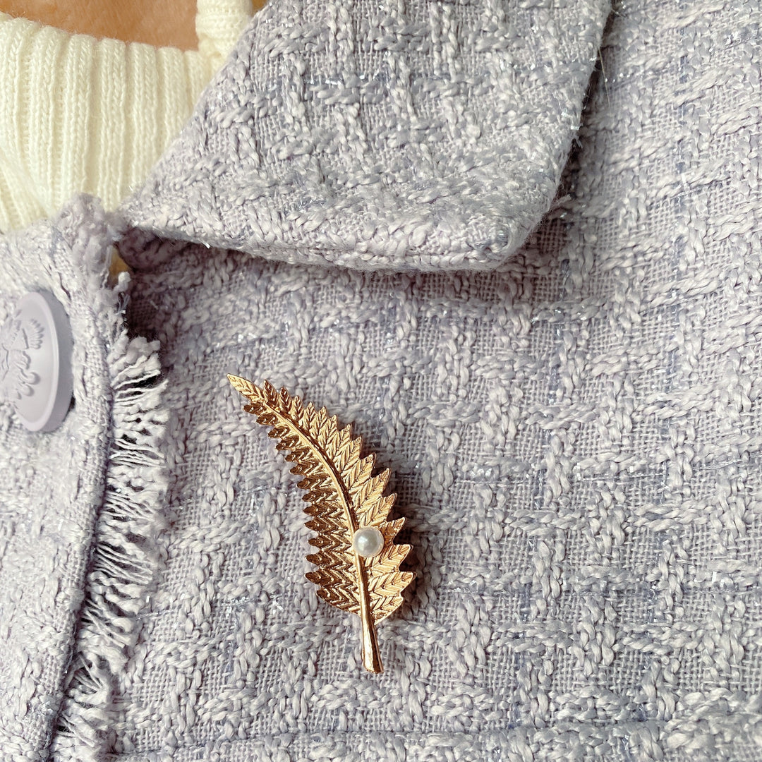 leaf brooch fern in gold with pearl