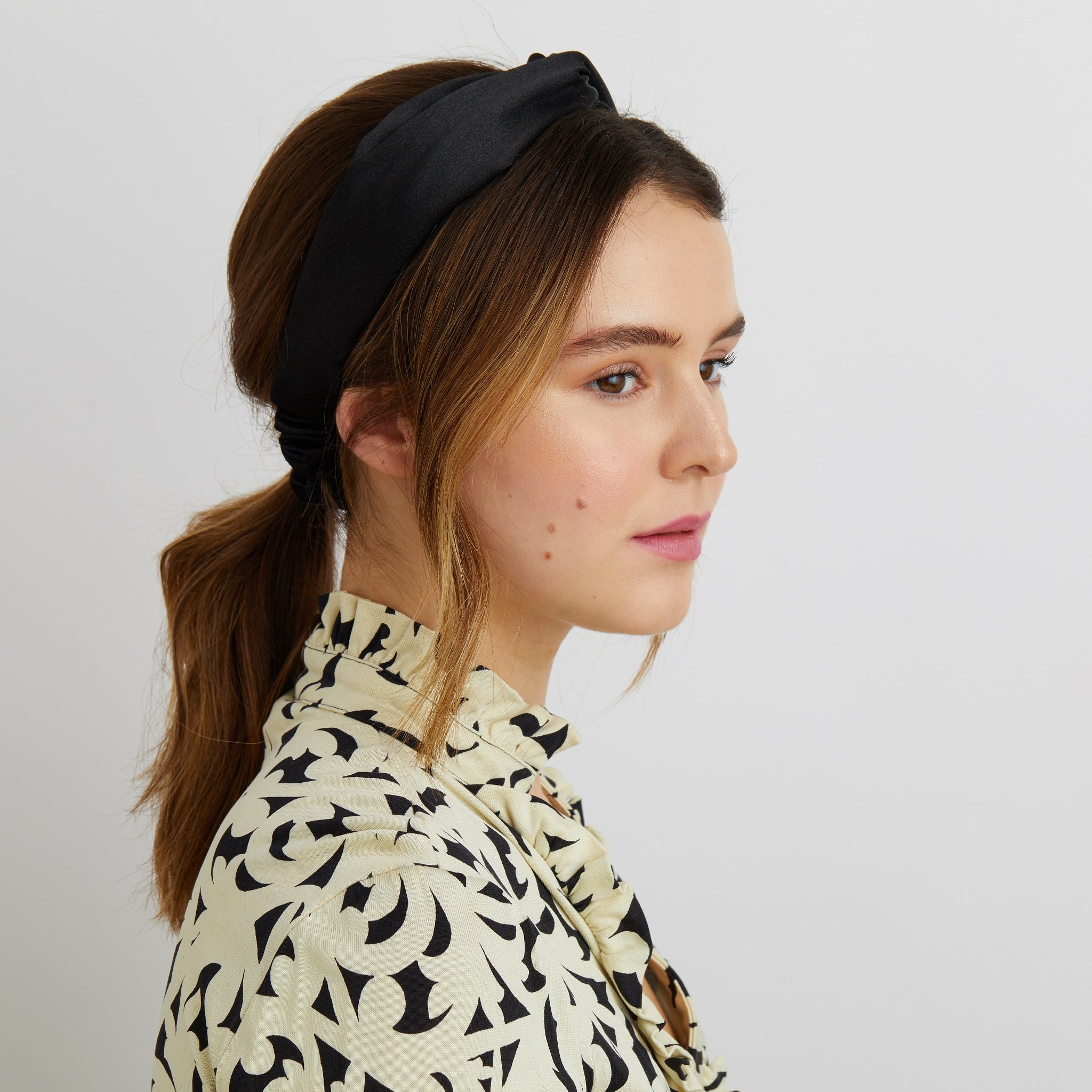 Headband with a satin twist of Black and Cream. New without tags. Amazon.com : S&N Remille Wide Headbands for Women, Large  main image 3