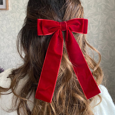Hair Accessory & Brooch Styling Tips for Christmas Day