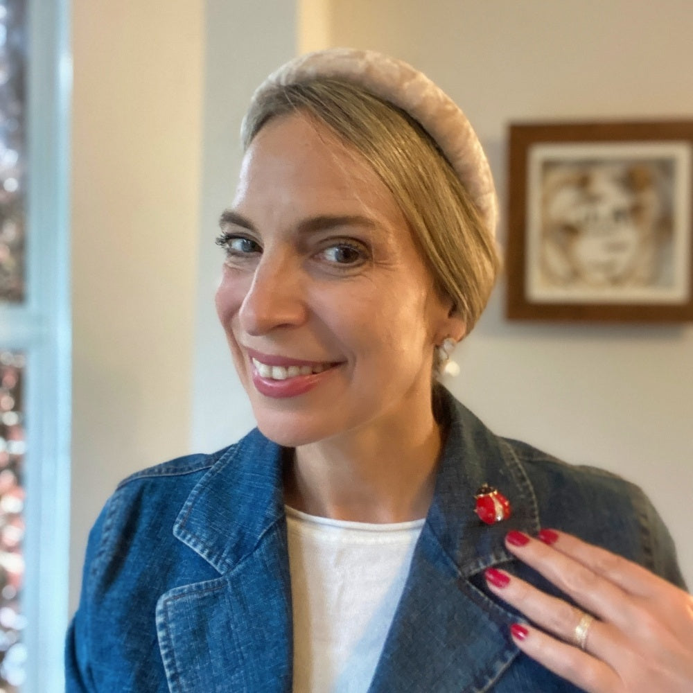 How to wear a brooch