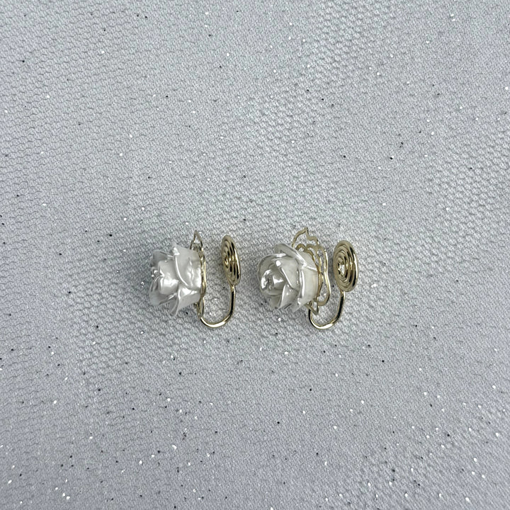 Ivory Clip On Earrings, Floral Side View, Flower Clip On Earrings For Non Pierced Ears, Ivory Statement Earrings, Vintage Style Floral Earrings, Elegant Clip On Earrings