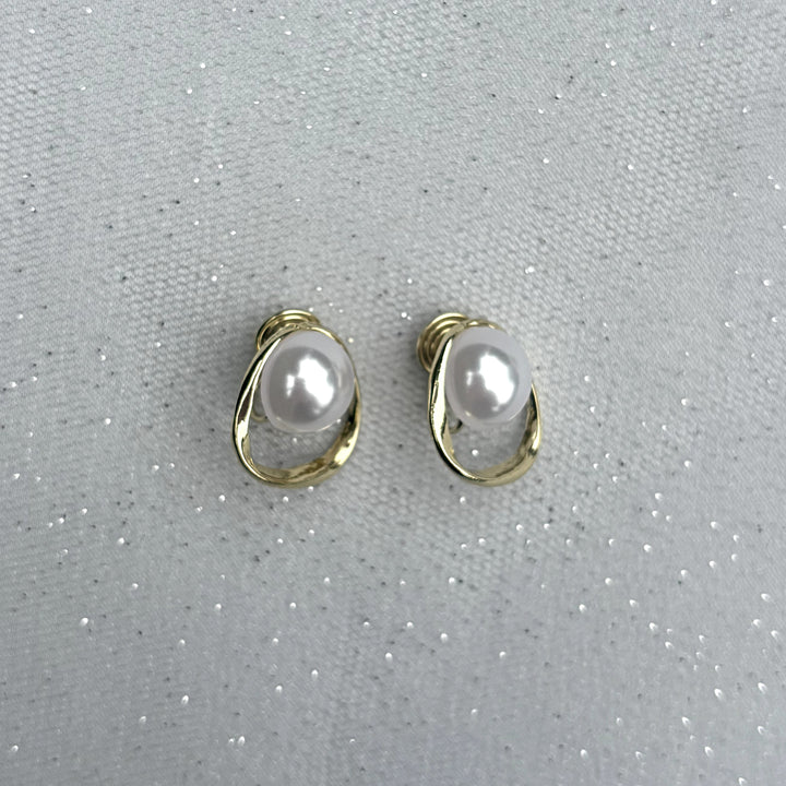 Pearl Clip On Earrings, Gold Front View, Faux Pearl Earrings For Non Pierced Ears, Classic Gold Clip Ons, Vintage Style Pearl Earrings, Elegant Swirl Clip On Earrings