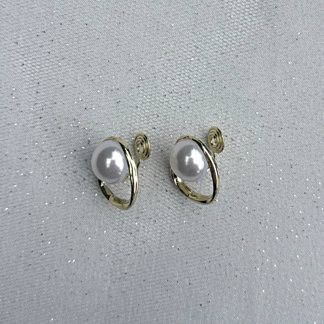 Pearl Clip On Earrings, Gold Side View, Faux Pearl Earrings For Non Pierced Ears, Gold Swirl Clip Ons, Elegant Vintage Style Pearl Earrings, Classic Gold Clip On Earrings