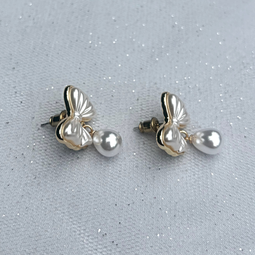 Pearl drop earrings, bow earrings, gold bow studs, white pearl earrings