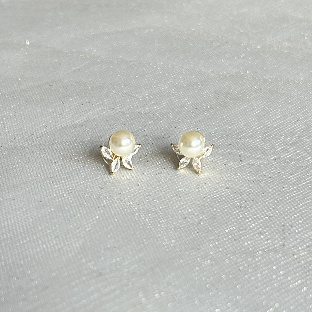 Pearl Stud Earrings with Crystal Vintage Inspired Earrings Gold