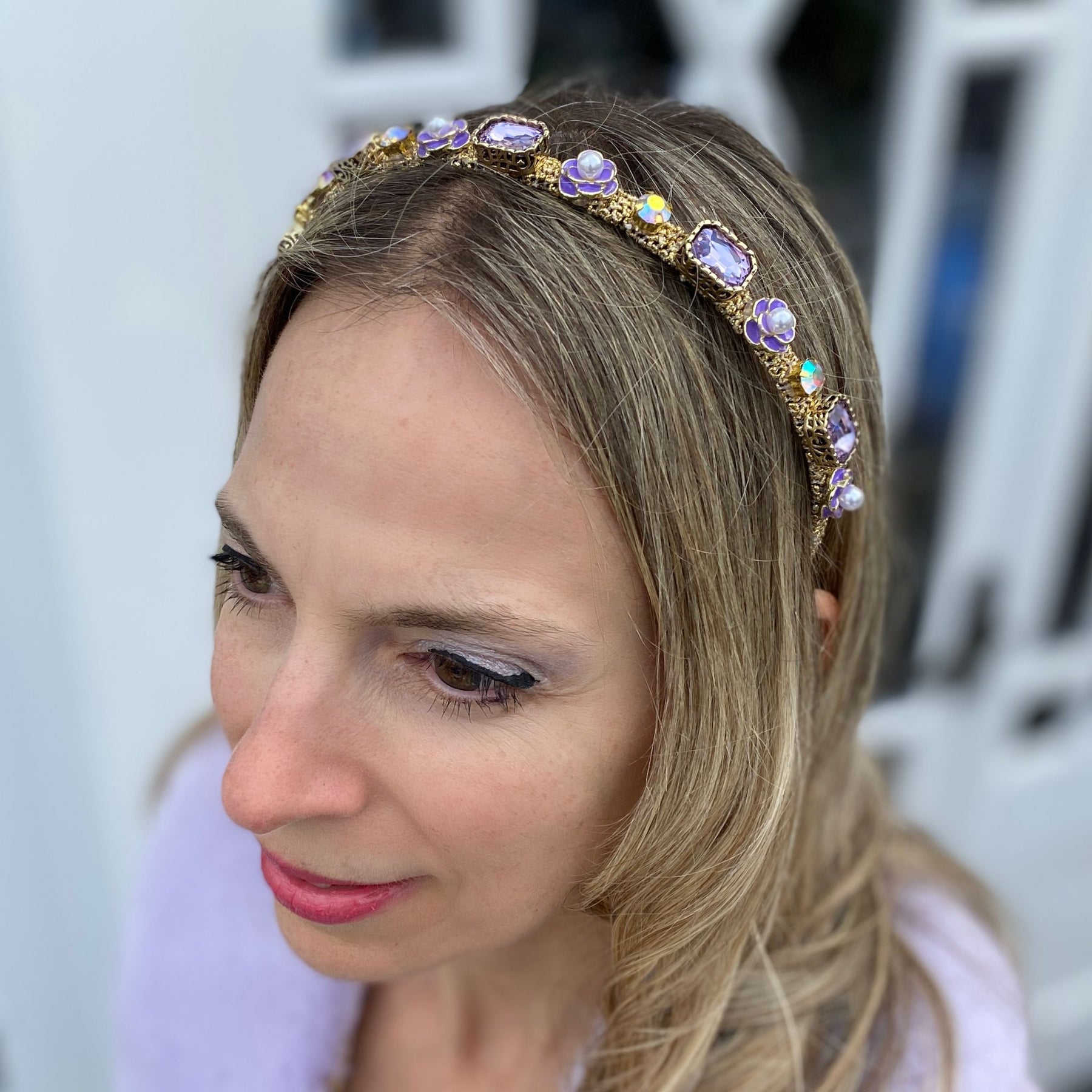 Hair Drama Co. Gold Plated Floral Hair Band with White Polki and Colorful  Stones - Red & Green: Buy Hair Drama Co. Gold Plated Floral Hair Band with  White Polki and Colorful