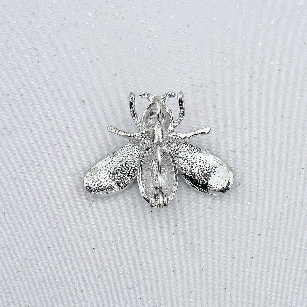 bee brooch in silver with pearl back