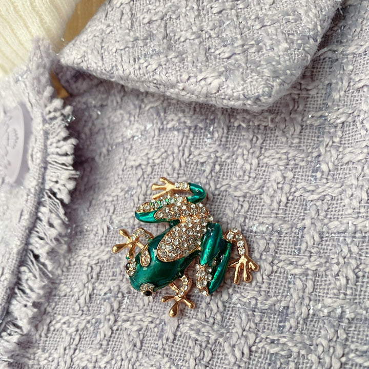 frog brooch enamel pin in green