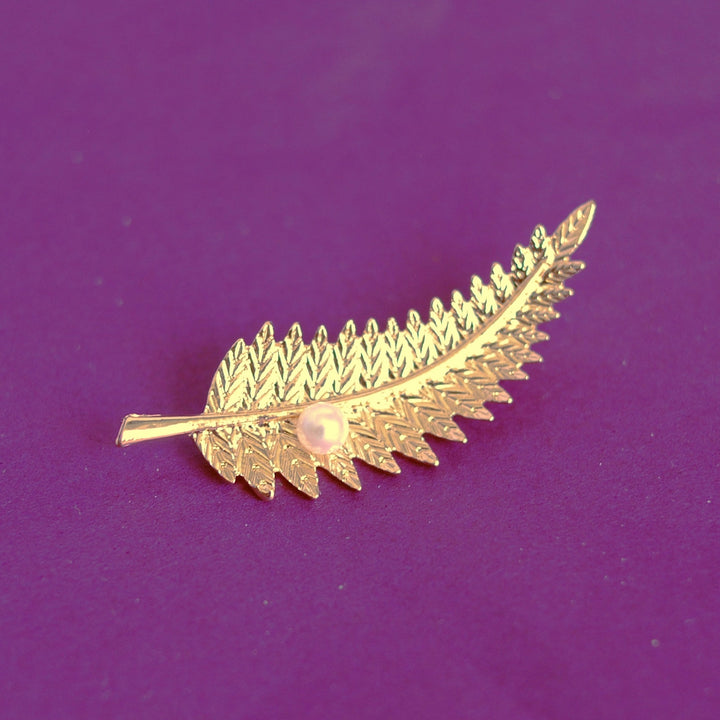 leaf brooch fern in gold with pearl