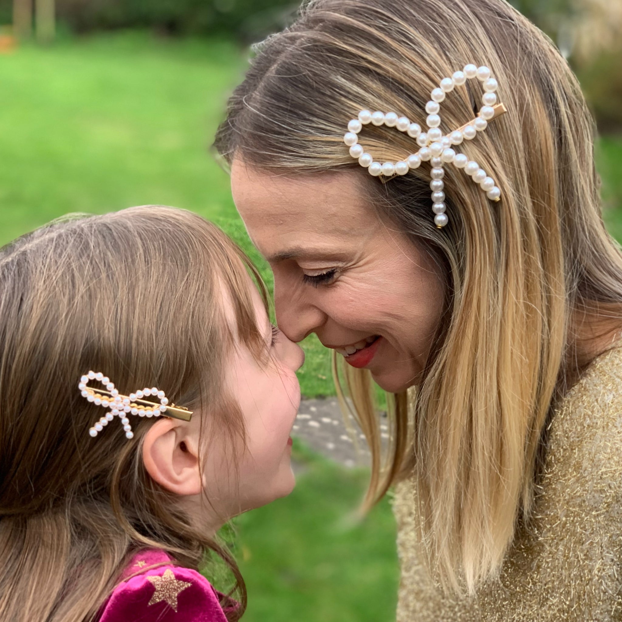 Mummy and Me Bow Hair Clips in Pearl – QueenMee Accessories