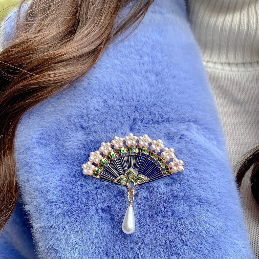 pearl drop brooch