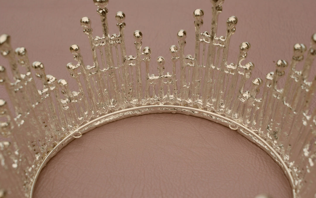 silver crown with pearls full circle