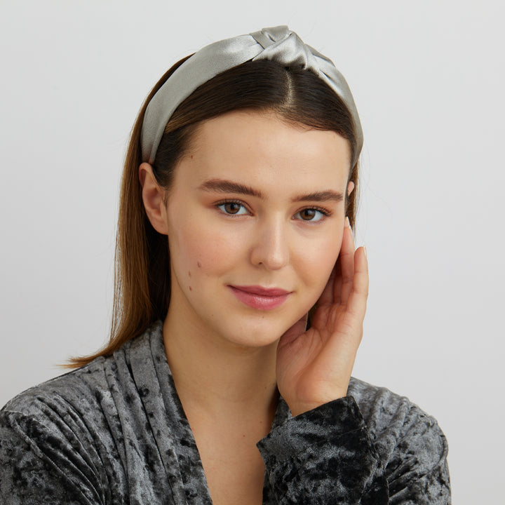 silver knot headband with hair down